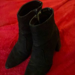 Heeled black boots